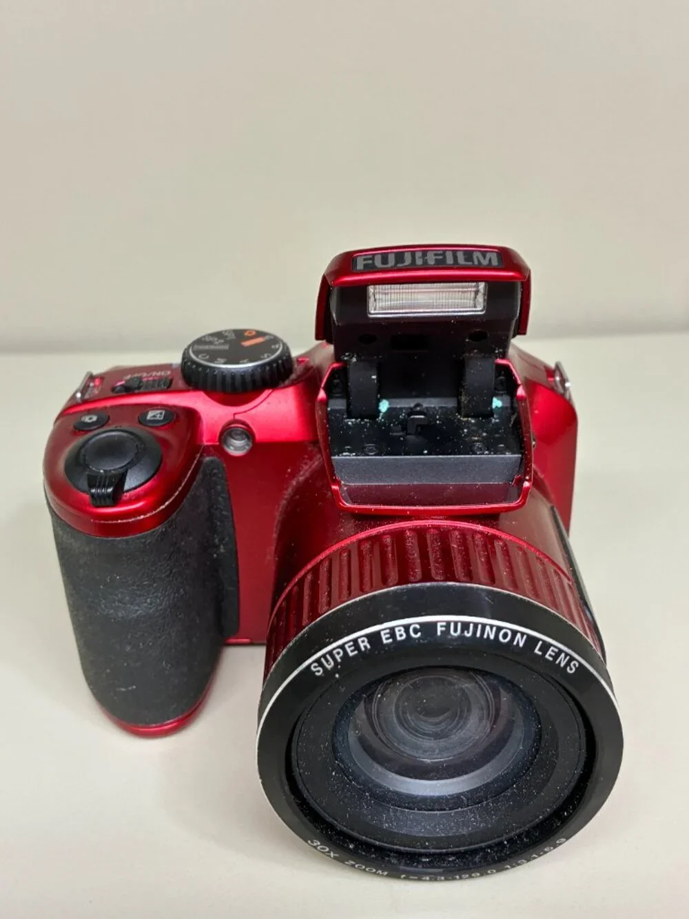 Fujifilm FinePix S Series S4800 16 MP 30x Super Wide Zoom For Parts & Or Repair